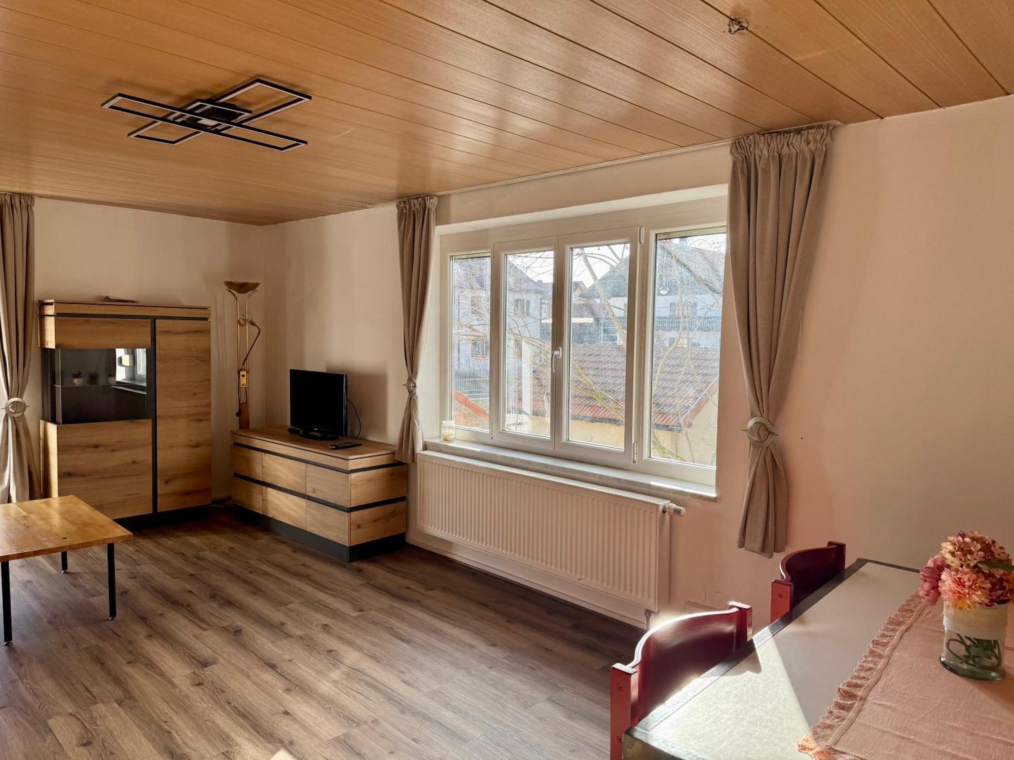 3 Zimmer Apartment Mit Flussblick - Self Check-In Eggenfelden Esterno foto