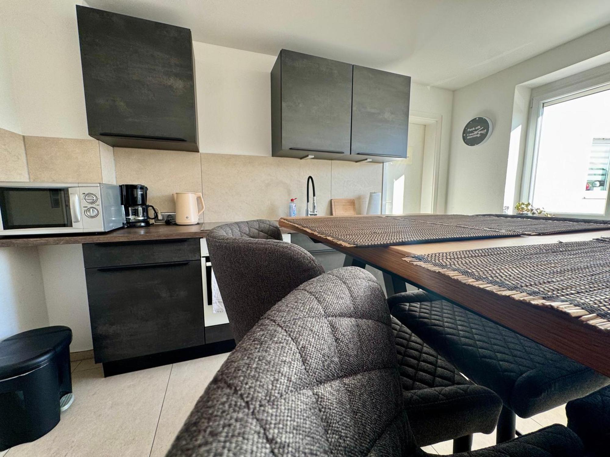 3 Zimmer Apartment Mit Flussblick - Self Check-In Eggenfelden Esterno foto